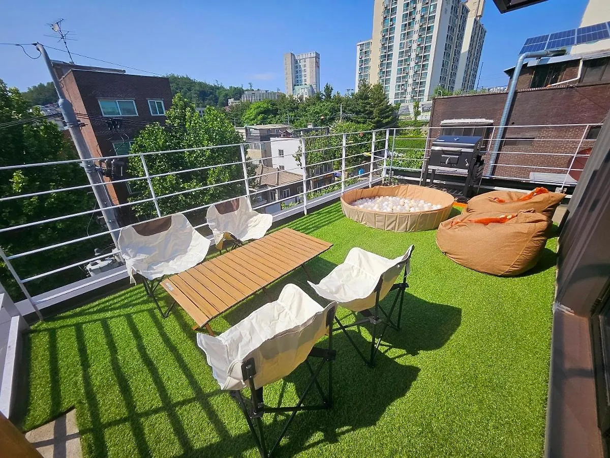 Cozy Place Near Hongdae Seoul 0*,